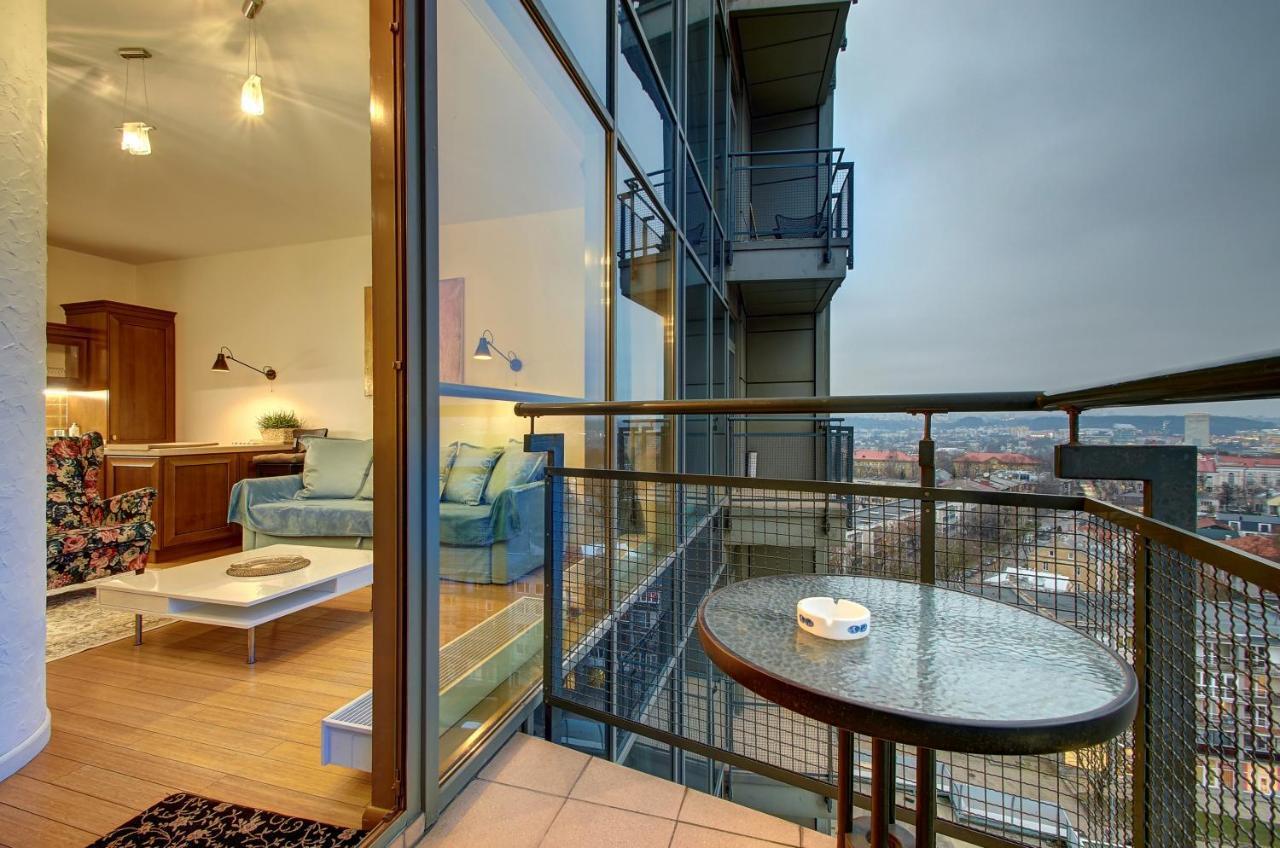 Helios 19 Luxury Vilnius Apartment Ngoại thất bức ảnh